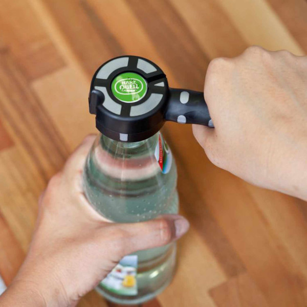 Flasche öffnen mit Drehverschlussöffner 